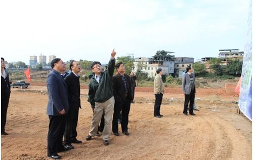 中渡口至瓷都大橋棚戶區(qū)改造、天主教堂保護性修繕現(xiàn)場調(diào)度會