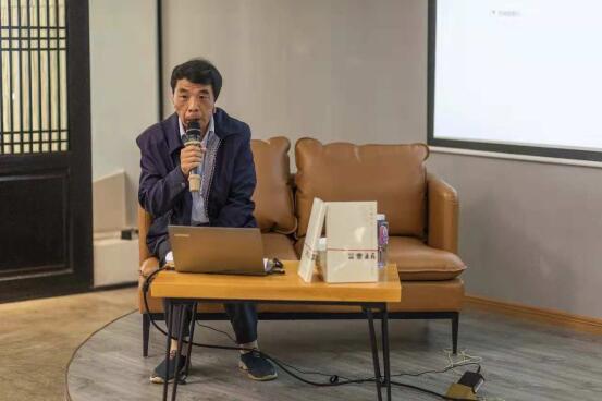 市古鎮(zhèn)公司舉行《詩(shī)畫(huà)陶陽(yáng)——景德鎮(zhèn)地域風(fēng)情詩(shī)歌選》新書(shū)發(fā)布會(huì)