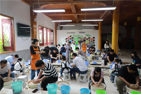 市古鎮(zhèn)投資公司工會開展“童心未泯，與你同行”六一兒童節(jié)親子活動