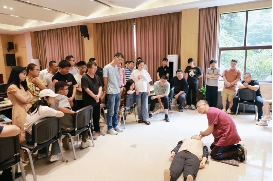 守護(hù)生命，“救”在身邊|市古鎮(zhèn)投資公司工會(huì)開(kāi)展急救知識(shí)培訓(xùn)活動(dòng)