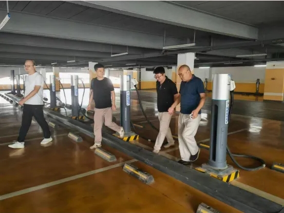 市發(fā)改委深入調研市古鎮(zhèn)智慧公司新能源充電基礎設施建設項目