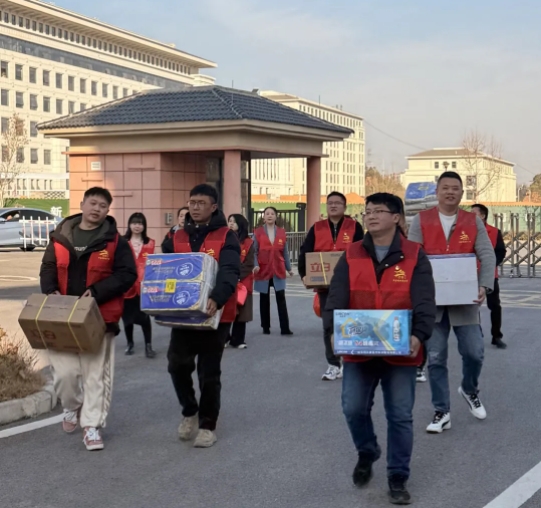 市古鎮(zhèn)投資公司行政黨支部組織到市社會(huì)福利中心開(kāi)展慰問(wèn)活動(dòng)