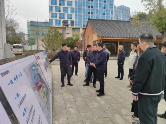 潮州市副市長邱煥華一行到三閭廟歷史文化街區(qū)考察交流