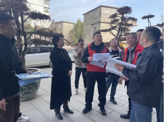 市古鎮(zhèn)投資公司現(xiàn)場(chǎng)聯(lián)動(dòng)辦公，解決項(xiàng)目辦證難題