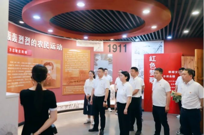 市古鎮(zhèn)投資公司開展“七一”系列活動