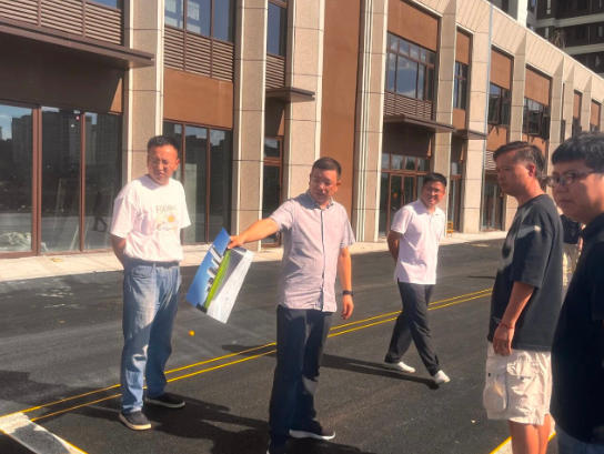 周長根董事長率隊(duì)深入古鎮(zhèn)學(xué)府項(xiàng)目現(xiàn)場調(diào)研